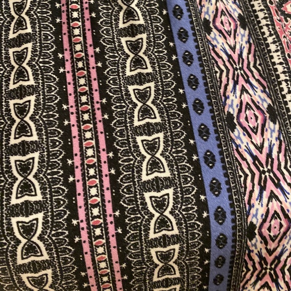 **CLEARANCE** AB Studio Tank Blouse Size Medium Blue Pink White Black - Picture 3 of 8